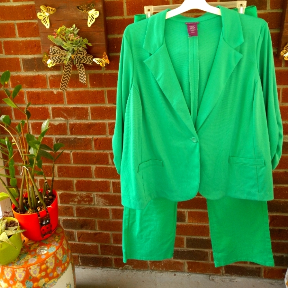 NW 2pc knit blazer and jeans.pants length is 43 and lnseam 30